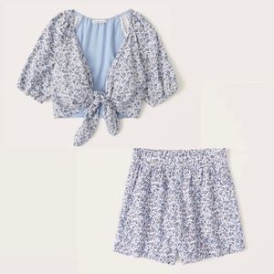 Abercrombie blue floral set | Medium shorts | Small top